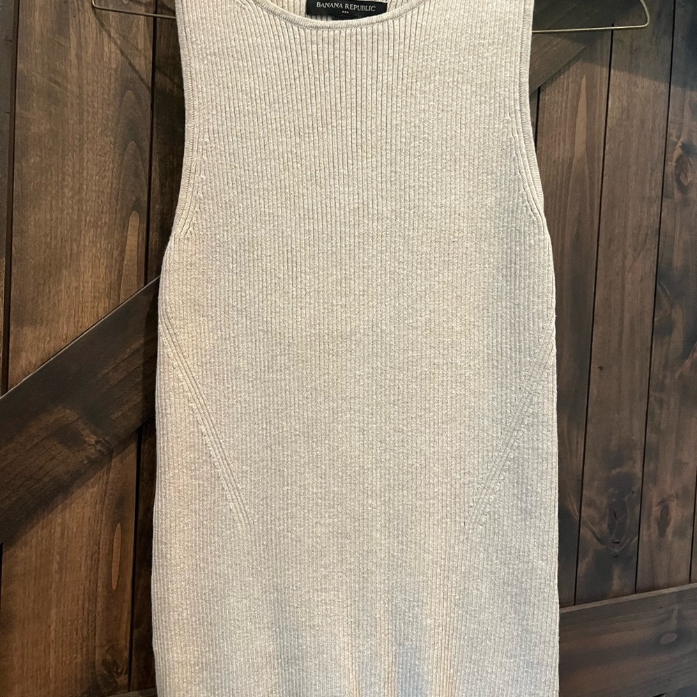 Banana Republic Ribbed Knit Top in Cream/khaki color with cut out in back